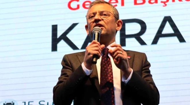 CHP Genel Başkanı Özgür Özel, Karabağlar’da halk buluşmasında adaylara destek istedi