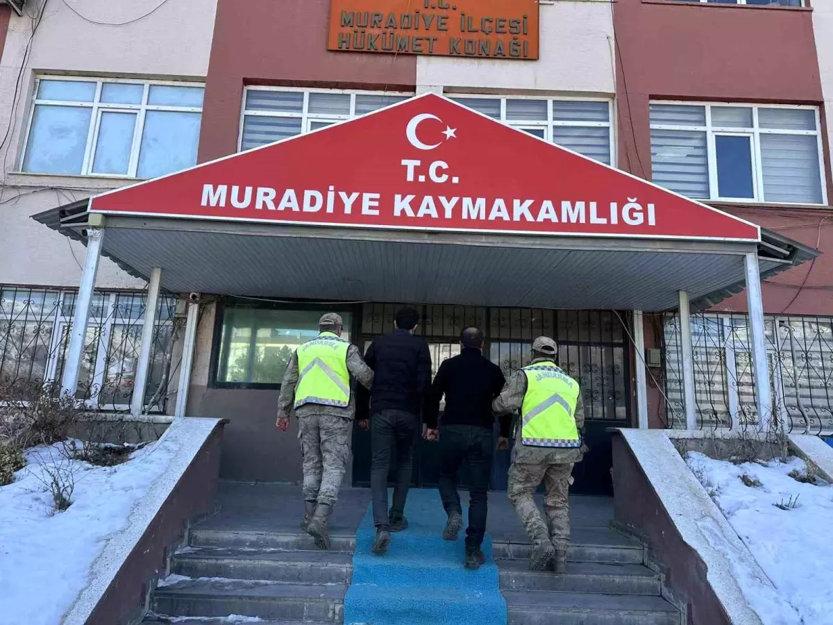 Muradiye’de Düzensiz Göçmen Yakalandı
