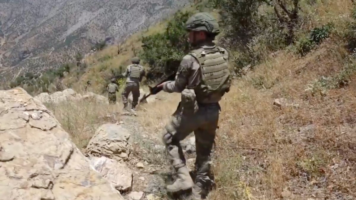 SON DAKİKA: Irak ve Suriye’de 9 PKK’lı terörist öldürüldü