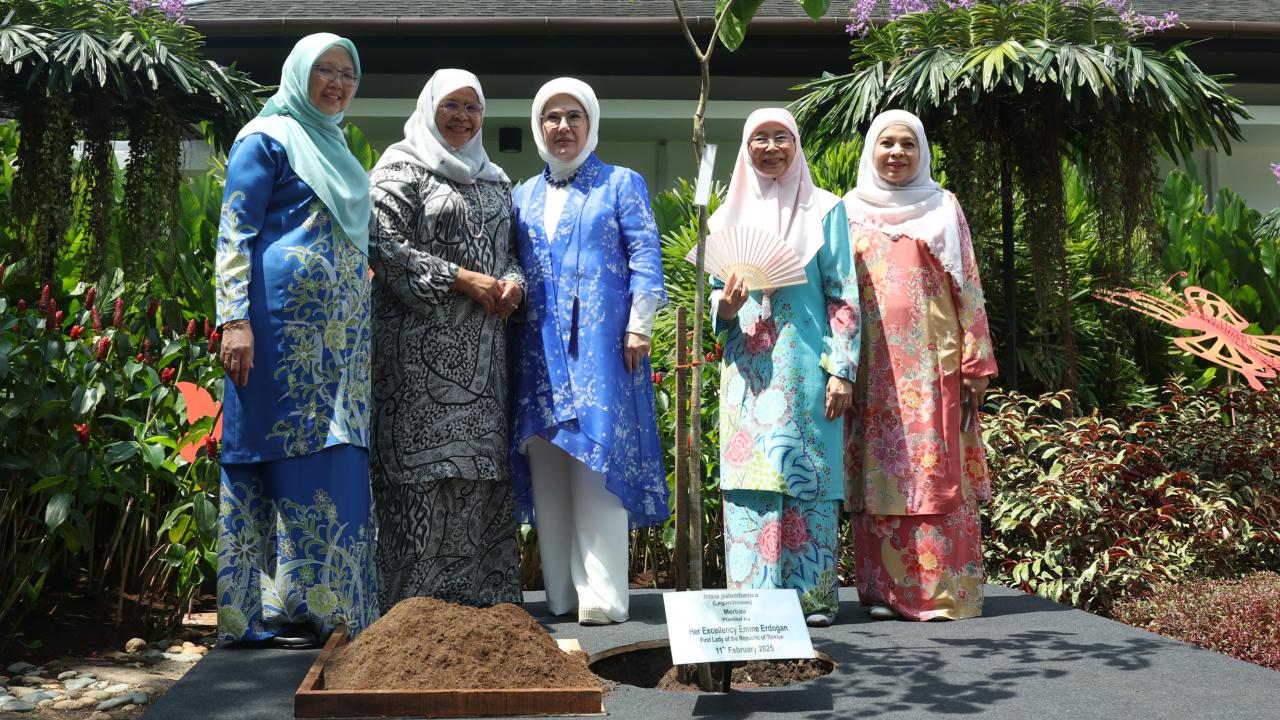 Emine Erdoğan, Kuala Lumpur Perdana Botanik Bahçesi’ni ziyaret etti