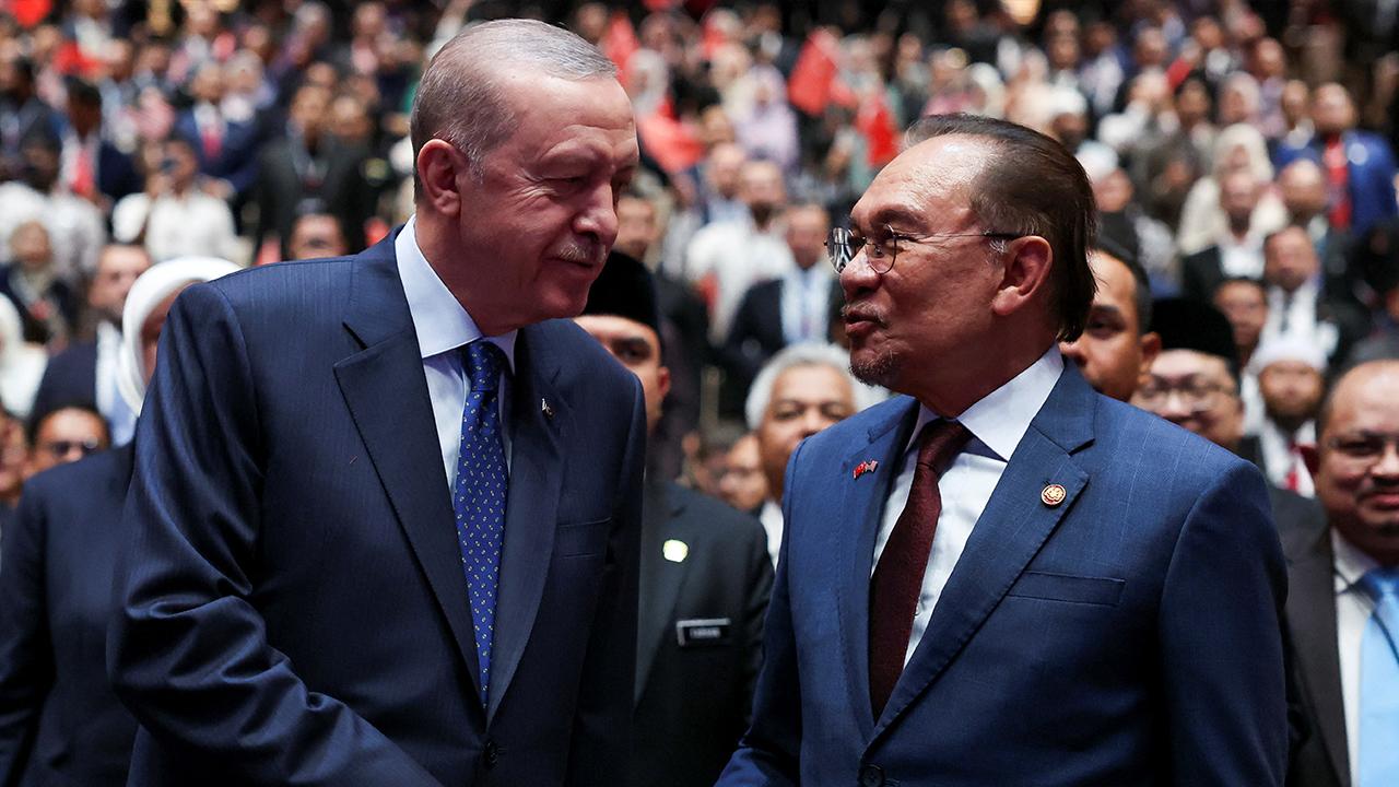 Malezya Başbakanı Enver İbrahim: Dünya Müslüman aleminin lideri Erdoğan’ı ağırlıyoruz