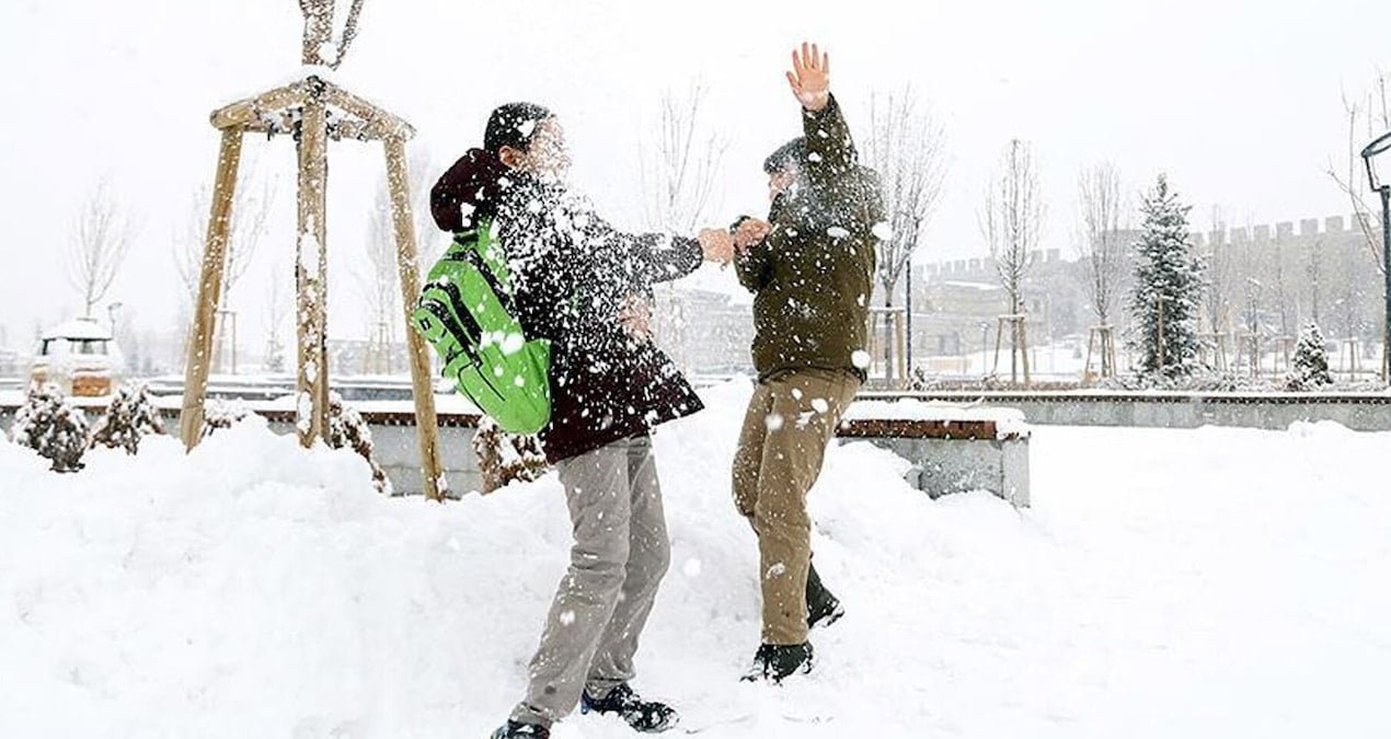 Valilikler peş peşe duyurdu: Bu illerde okullar tatil edildi