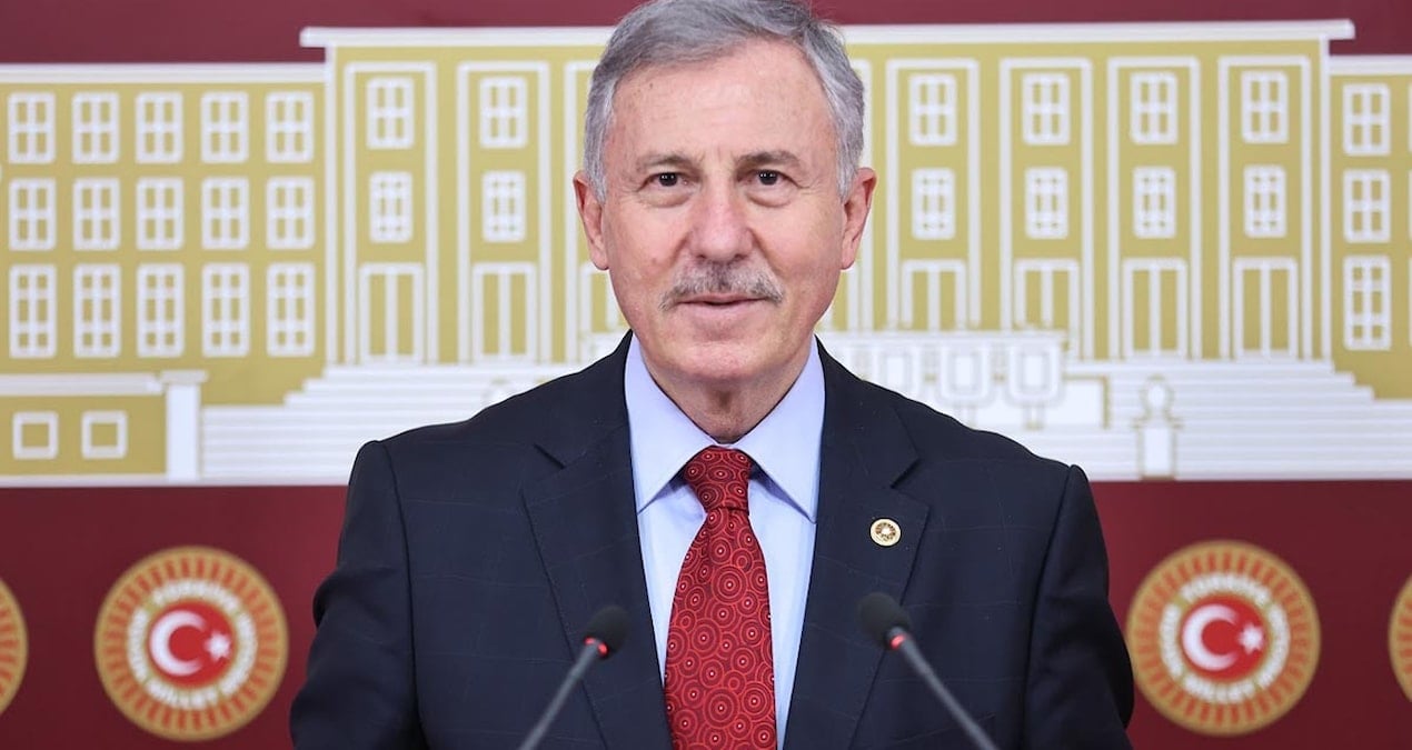 Selçuk Özdağ: “Katliamcı Trump’a niye dostum Trump deniliyor?”