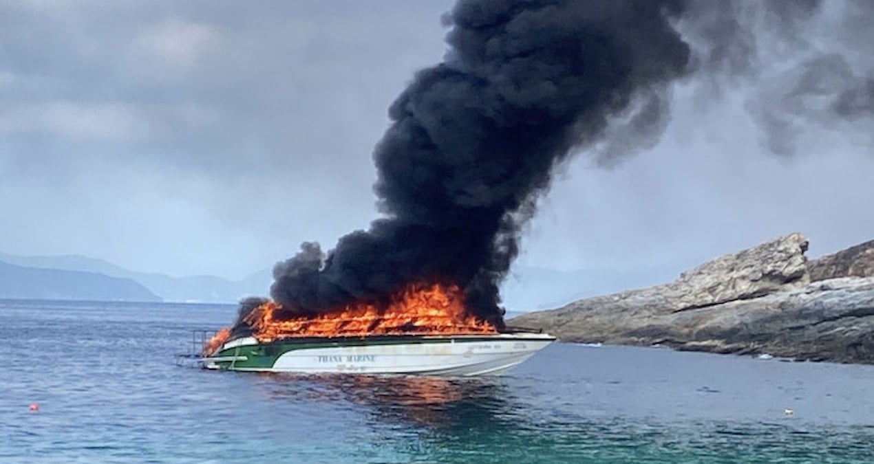Turistleri gezdiren sürat teknesinde patlama: 6 yaralı